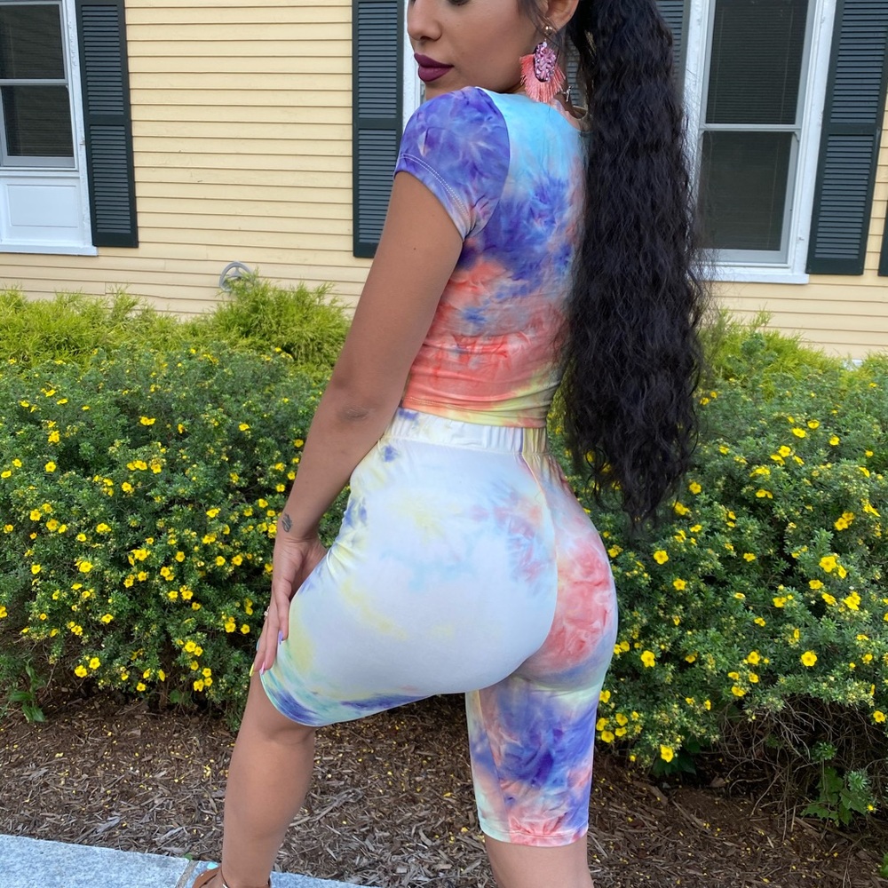 ‼️ Tie Dye Two Piece Crop Top Biker Shorts Set - Picture 6 of 8